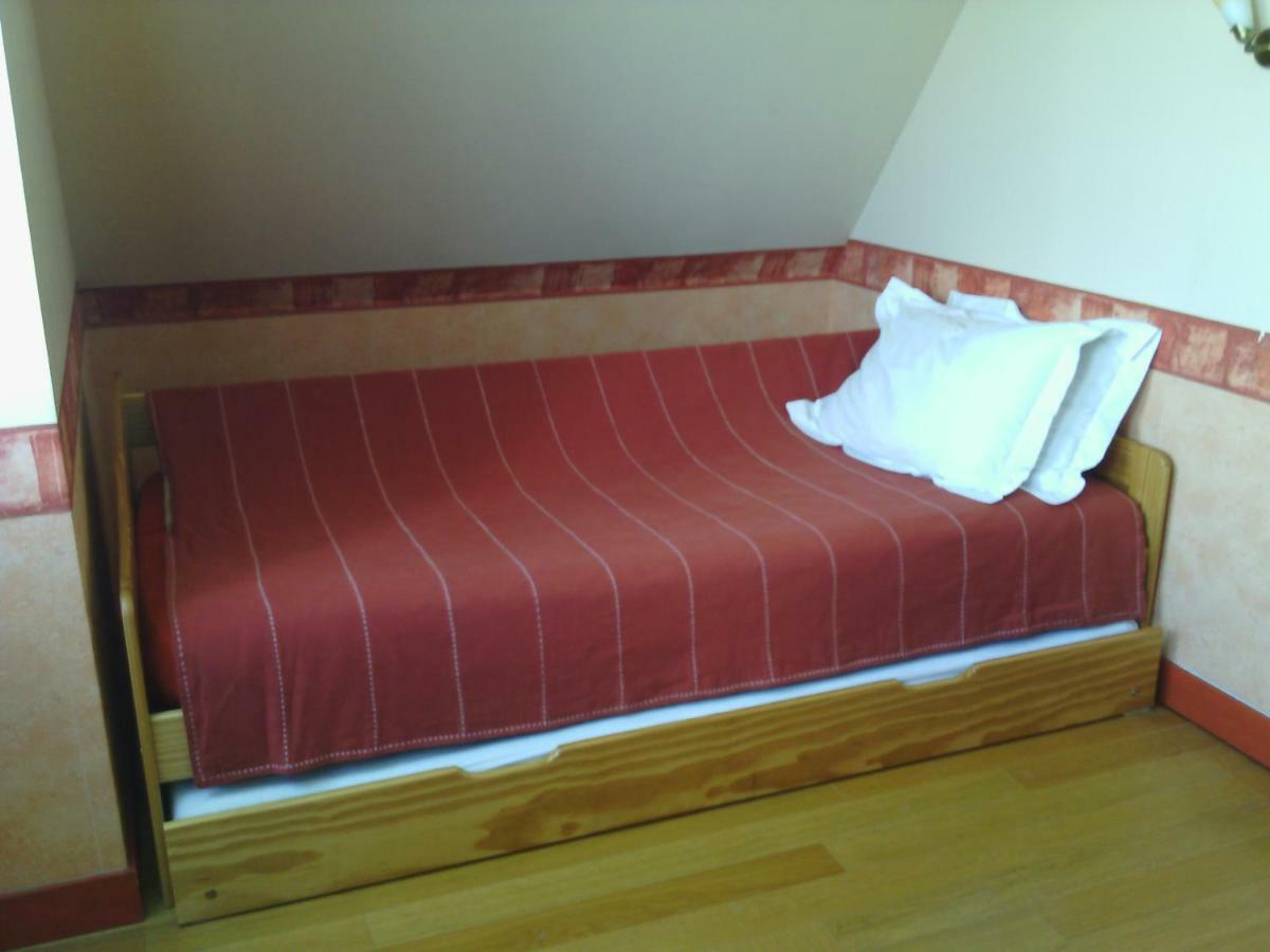 La Roche Bed and Breakfast Saint-Etienne-en-Cogles Exterior foto
