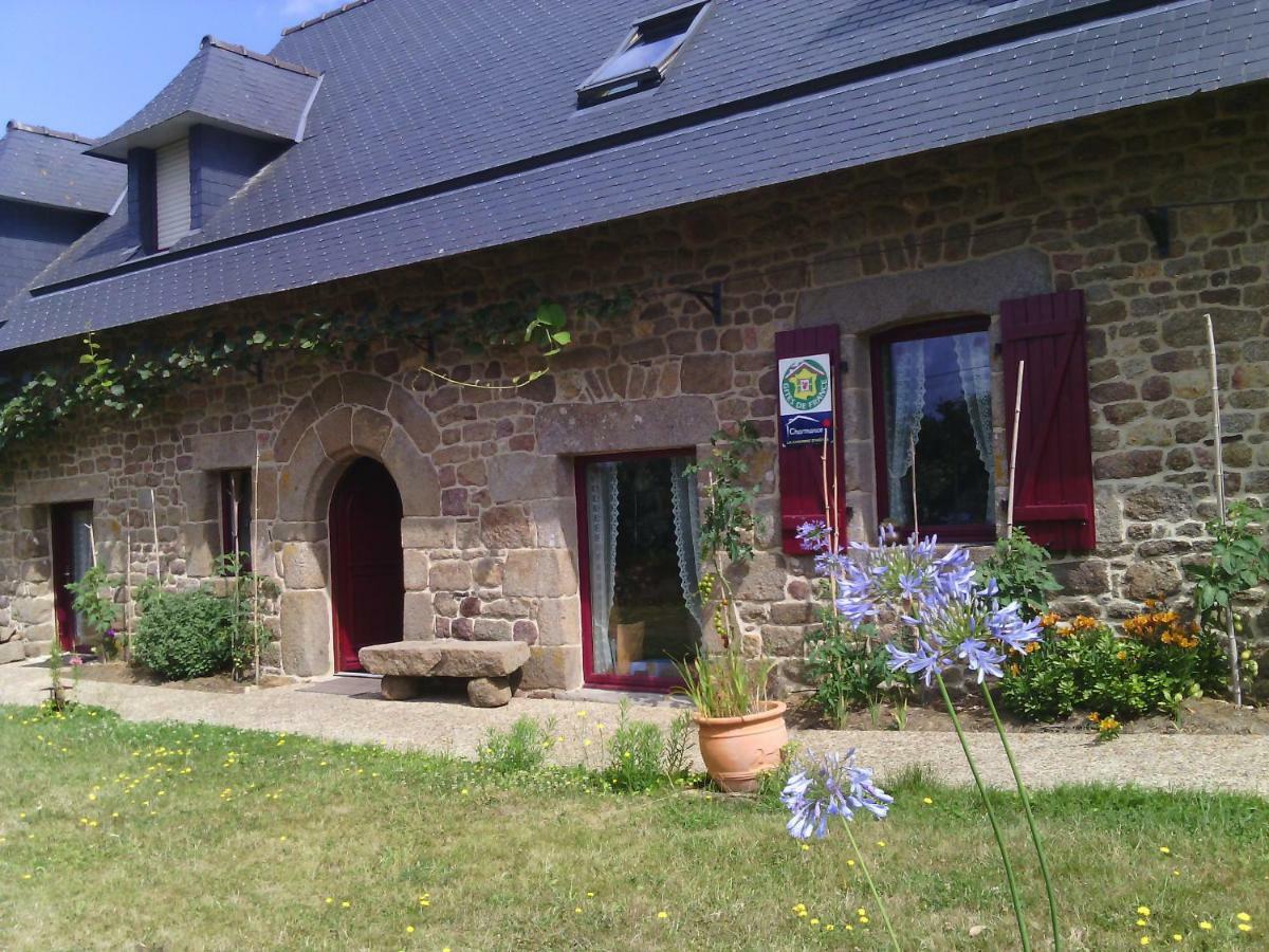 La Roche Bed and Breakfast Saint-Etienne-en-Cogles Exterior foto