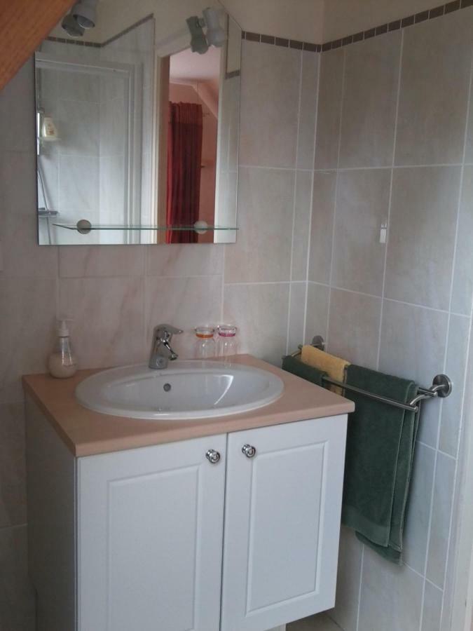 La Roche Bed and Breakfast Saint-Etienne-en-Cogles Exterior foto