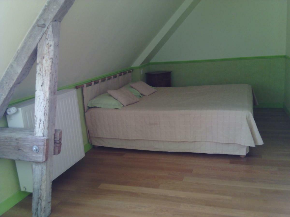 La Roche Bed and Breakfast Saint-Etienne-en-Cogles Exterior foto