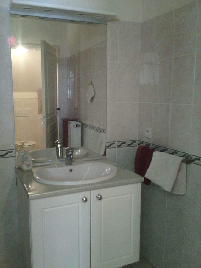 La Roche Bed and Breakfast Saint-Etienne-en-Cogles Exterior foto