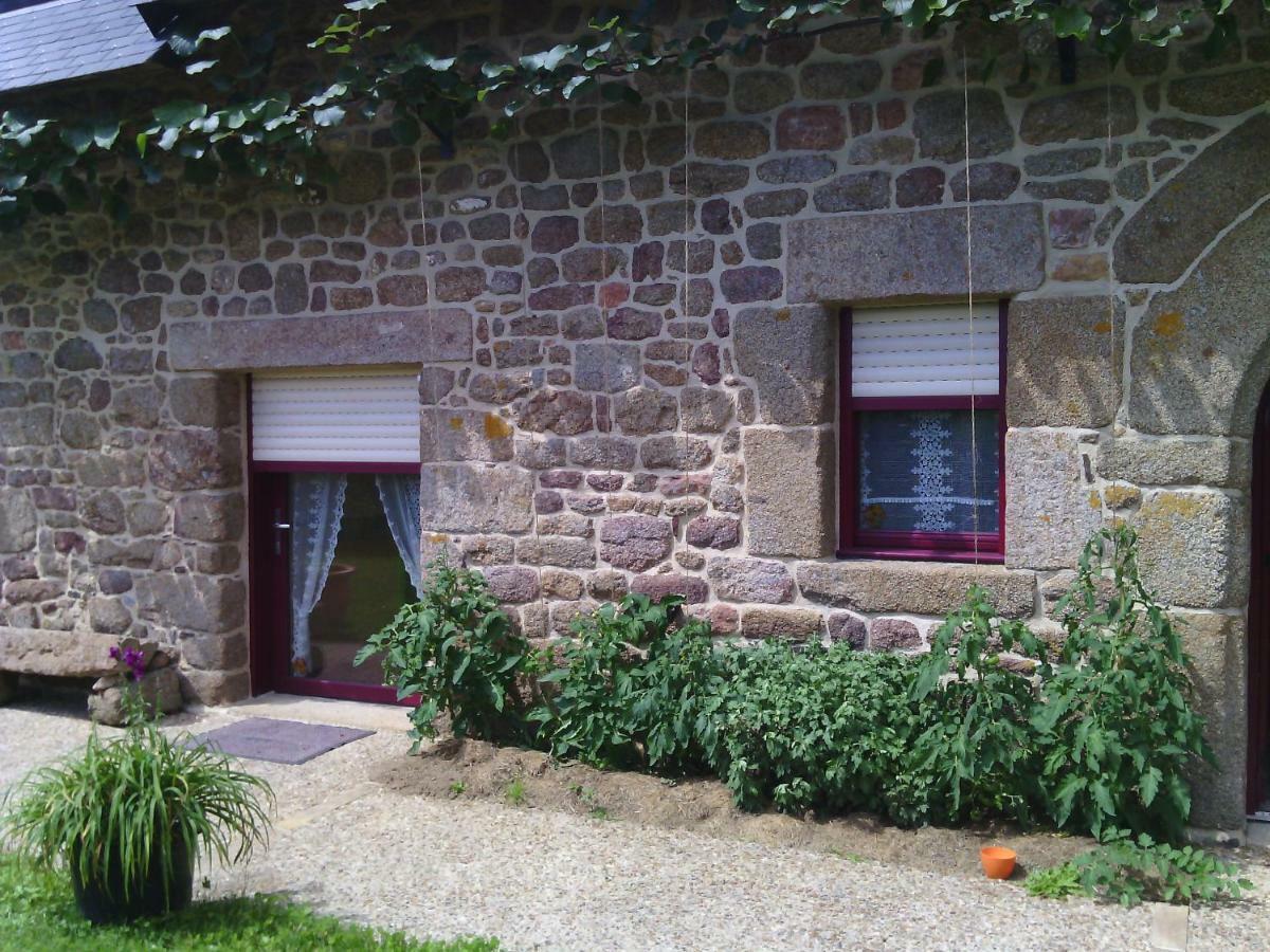 La Roche Bed and Breakfast Saint-Etienne-en-Cogles Exterior foto