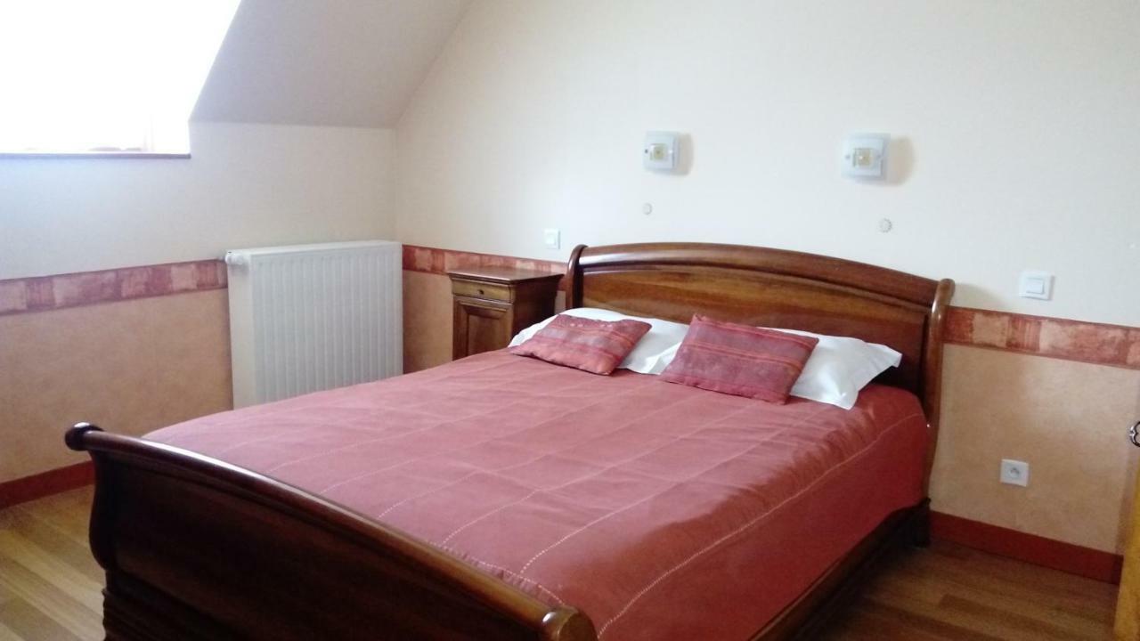 La Roche Bed and Breakfast Saint-Etienne-en-Cogles Exterior foto