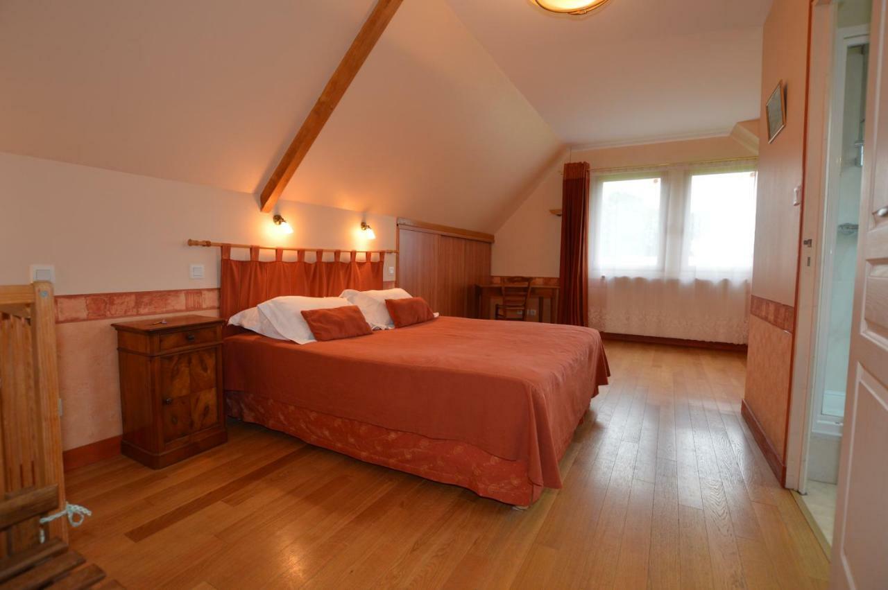 La Roche Bed and Breakfast Saint-Etienne-en-Cogles Exterior foto
