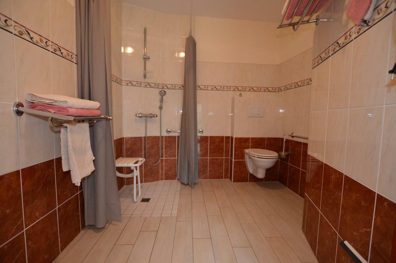 La Roche Bed and Breakfast Saint-Etienne-en-Cogles Exterior foto
