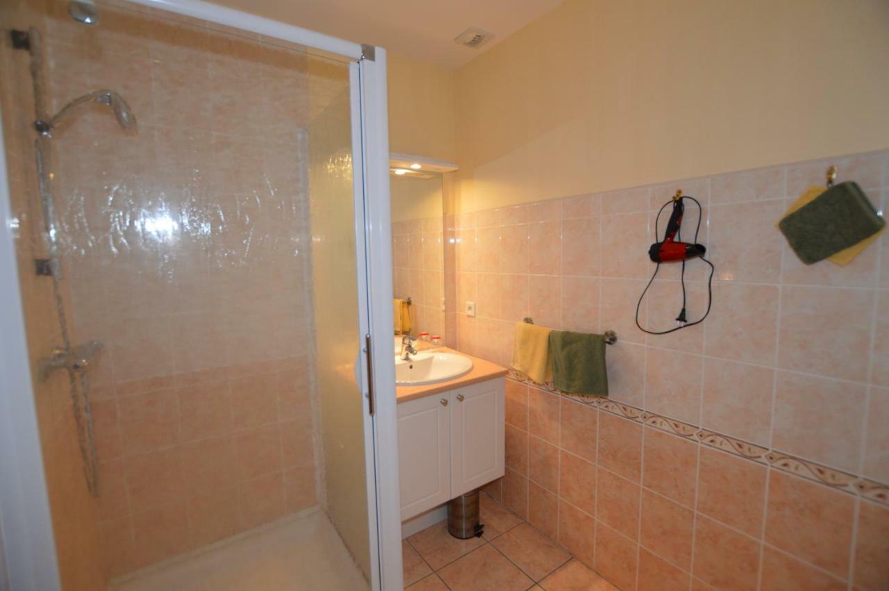 La Roche Bed and Breakfast Saint-Etienne-en-Cogles Exterior foto