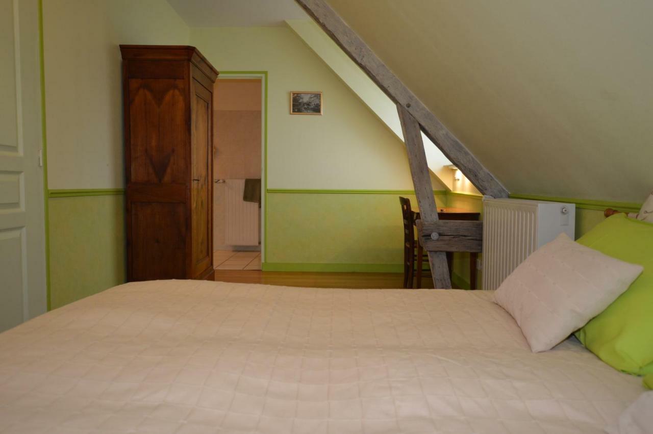 La Roche Bed and Breakfast Saint-Etienne-en-Cogles Exterior foto