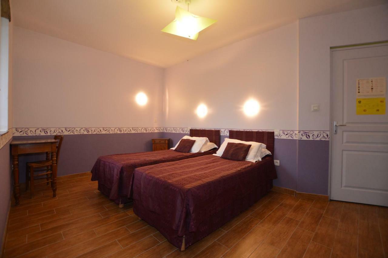 La Roche Bed and Breakfast Saint-Etienne-en-Cogles Exterior foto